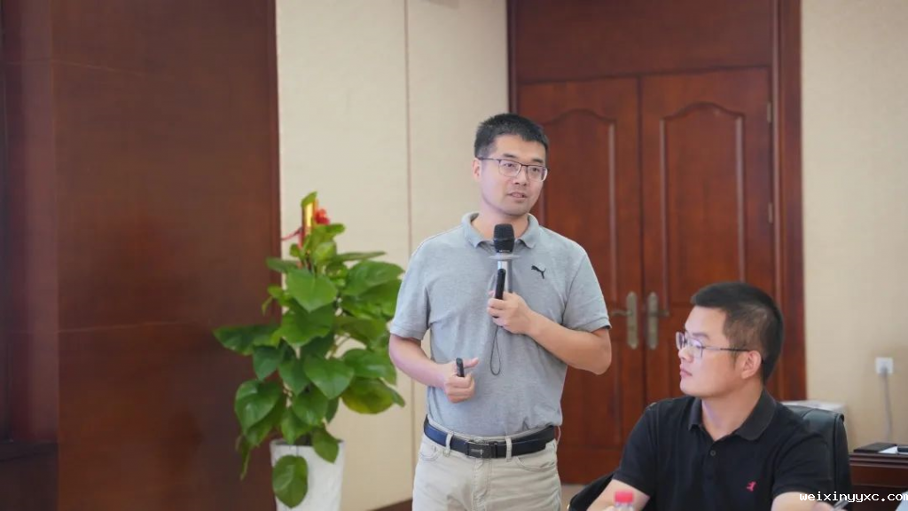 广西畜牧兽医学会、广西大学领导一行到扬翔公司开展育种工作专项调研